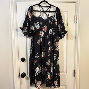 BloomChic Navy w/Flowers 2x